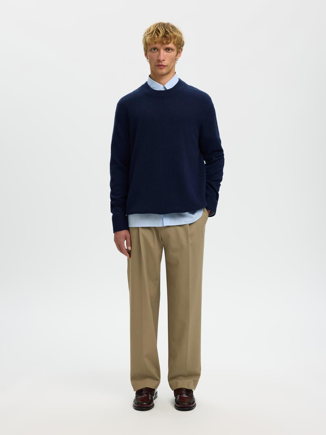 model_shot-front_full